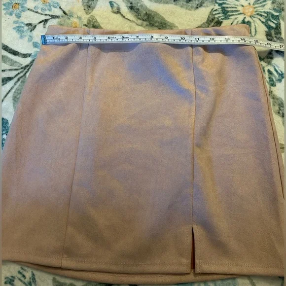 Francesca’s Blue Rain Pink Suede Mini Skirt - Picture 7 of 12